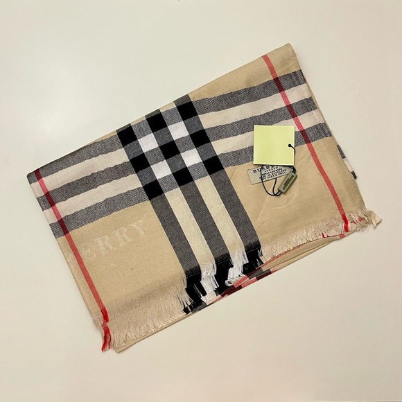 Chic Beige Plaid Nova Check Women's Burb*rry Style Scarf - Picture 2 of 10
